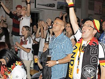 Bereits 2014 durften die Fans in der K&uuml;hnlenzpassage mit der deutschen Nationalmannschaft mitfiebern. Foto: Marco Mei&szlig;ner