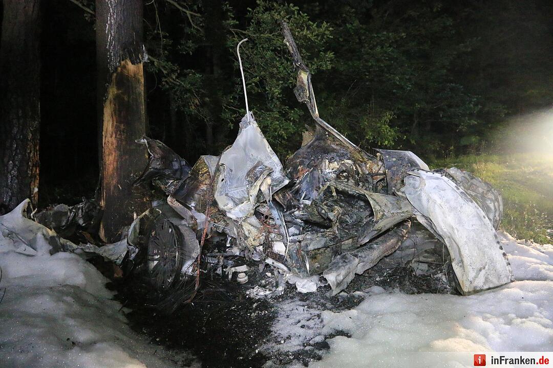 Tödlicher Unfall bei Boxbrunn: Pkw wird zerfetzt