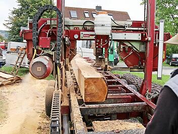 Einen Eindruck über die Holzverarbeitung vor Ort konnten sich die Besucher des Wald- und Holztages heuer wieder verschaffen.  Foto: Gerd Schaar