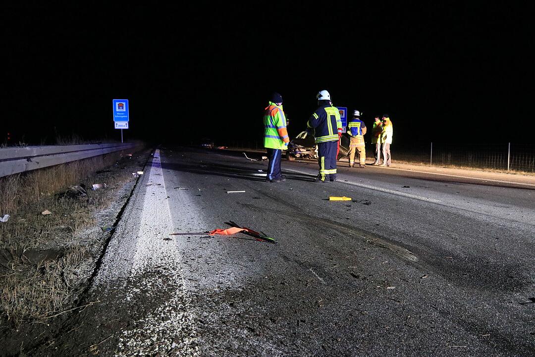 Unfallstelle nicht gesehen: Tragisches Unglück fordert zwei Menschenleben