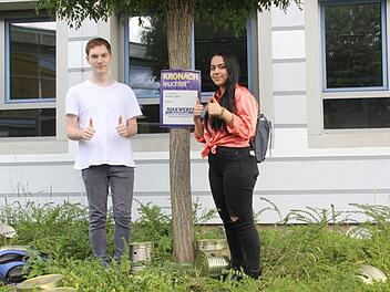 "Kronach leuchtet" finden die zwei Schüler Melissa Yilmaz und Philipp Mayer jetzt sicherlich noch besser: Durch die Gäste des chinesischen Generalkonsulats konnten sie noch einen Platz im Chinese Bridge Summer Camp ergattern und fliegen bald nach China. Theresa Schiffl