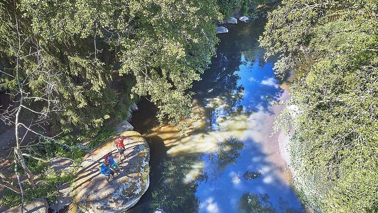 Region: Oberpf&auml;lzer Wald Landkreis: Tirschenreuth Themen: Sport & Aktiv - Wandern Beschreibung Wandern auf dem Gr&uuml;nen Dach Europas am Goldsteig im Canontal der Waldnaab Tags Waldnaabtal, Natur, Goldsteig, Wandern/Wanderer, Fluss