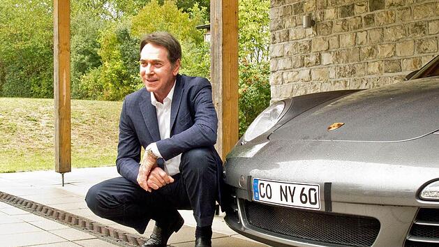 Schick, aber nicht erlaubt: Klebekennzeichen am Fahrzeug von Michael Stoschek.Foto: Jochen Berger