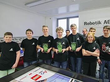 Als Siebter kehrte das Kronacher "Team Robolution" vom Halbfinale in Regensburg zurück. Foto: Hamacher/Archiv