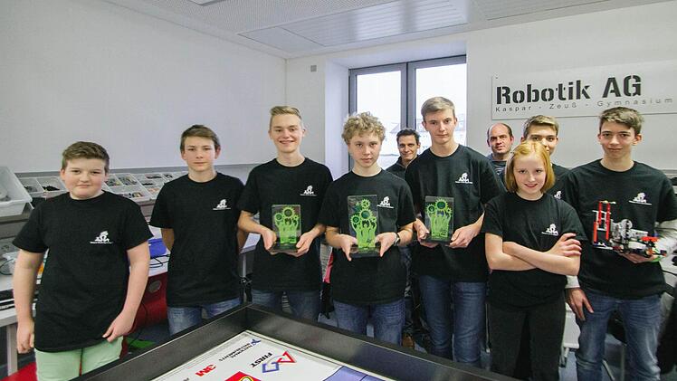 Als Siebter kehrte das Kronacher "Team Robolution" vom Halbfinale in Regensburg zurück. Foto: Hamacher/Archiv