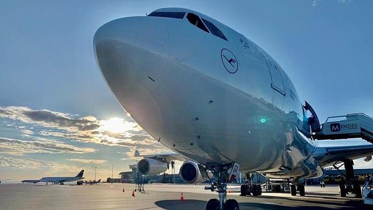 Mehrere Flugzeuge der Lufthansa auf dem Rollfeld. Foto: Lufthansa