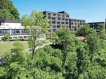 Das Rh&ouml;n Park Hotel wird modernisiert. Bis 2027 werden rund 30 Millionen Euro daf&uuml;r ausgegeben.  Foto: Christian Tech/Rh&ouml;n Park Hotel Aktiv Resort