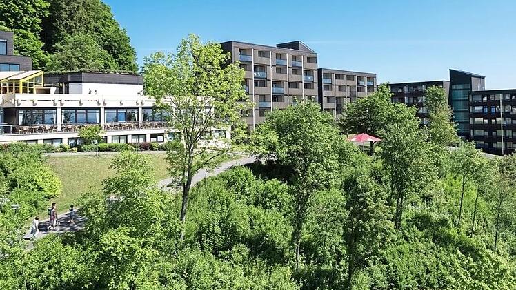 Das Rh&ouml;n Park Hotel wird modernisiert. Bis 2027 werden rund 30 Millionen Euro daf&uuml;r ausgegeben.  Foto: Christian Tech/Rh&ouml;n Park Hotel Aktiv Resort