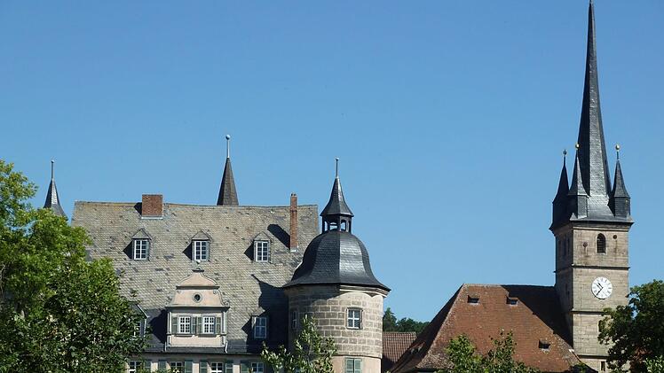 Schloss und Kirche Ahorn Foto: Dieter Zöberlein
