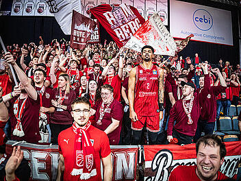 Derby-Ekstase in der Brose-Arena: Bamberg schl&auml;gt W&uuml;rzburg