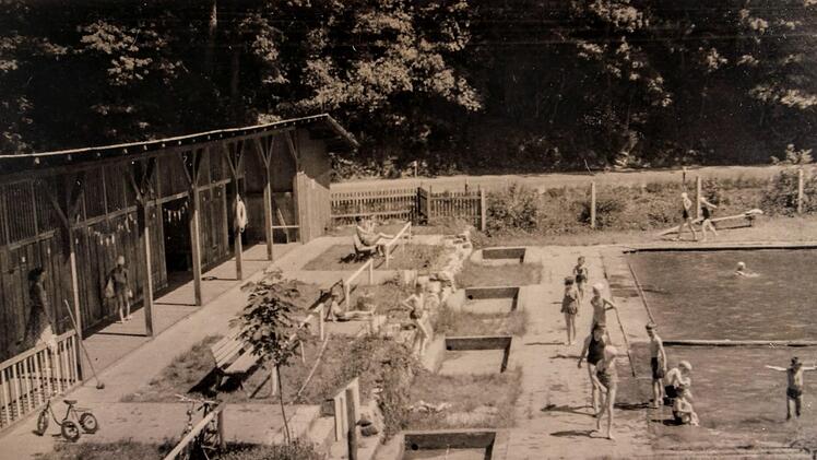 Beim Bau des Freibades Gräfenberg Foto: Förderverein Gräfenberg