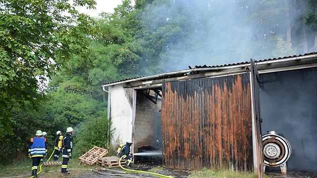 Im Schweinhofer Weg in Querbachshof war am Donnerstag gegen 9 Uhr ein Brand gemeldet worden.  Foto: Björn Hein