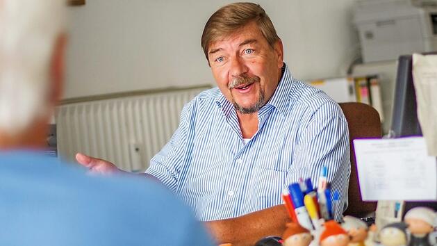 Robert Eichhorn ist seit 27 Jahren im Au&szlig;endienst als Versicherungsagent t&auml;tig. Foto: Lea Schreiber