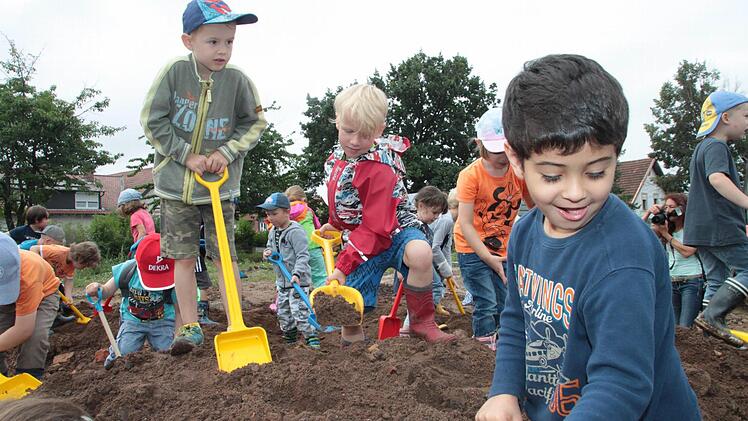 Spatenstich für den neuen Paul-Gerhardt-Kindergarten. Foto: Jürgen Gärtner