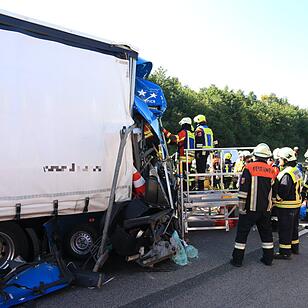 Lkw-Unfall bei Schweinfurt: Es geht um Leben und Tod - und die Rettungsgasse bleibt dicht