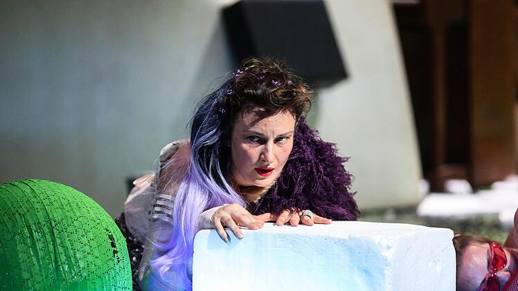 Die Oper "Aufstieg und Fall der Stadt Mahagonny" von Bert Brecht und Kurt Weill feierte Premiere am Landestheater Coburg. Regie führte Konstanze Lauterbach.Foto: Henning Rosenbusch
