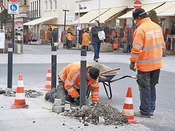 Im Baugewerbe sind im Bereich der Arbeitsagentur Schweinfurt noch 215 Stellen offen. Vor allem im Handwerk werden Fachkräfte  gesucht. Im Oktober gibt es wieder mehr Arbeitslose, als vor einem Jahr. Im November wird mit einem weiteren Anstieg gerechnet.  Foto: Angelika Luga-Braun