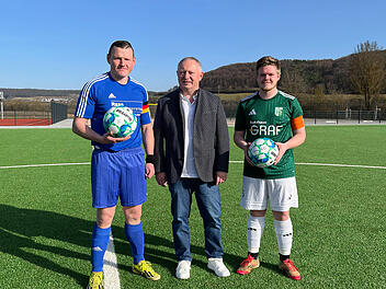 "Langlebig": Neuer Kunstrasenplatz am Schulzentrum Hammelburg
