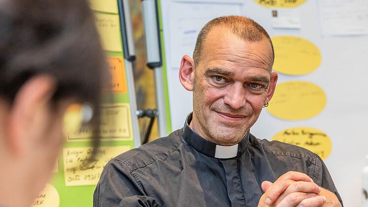 Albi Roebke findet Kraft und Halt in seinem Glauben. Die Osterfeiertage erinnern ihn daran, "dass es Hoffnung in allem Leid gibt".