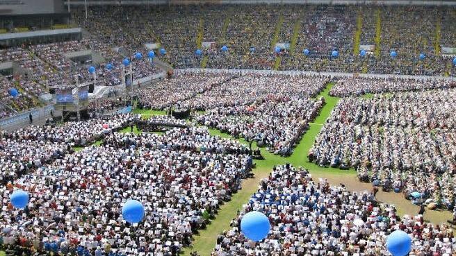 Rund 20 000 Bläser gestalteten den Gottesdienst im Dresdner Fußballstadion.