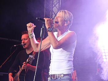 Matthias Reim beim Konzert in Tambach - natürlich sang er auch seinen größten Hit "Verdammt, ich lieb Dich"Foto: Marieke Fiala