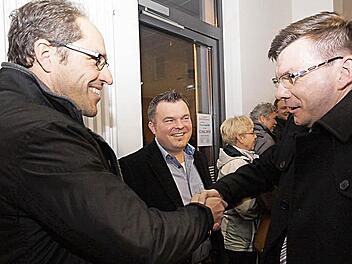 Zufriedene Kandidaten (von links): Stefan Lang, Dominik Sitter und Armin Warmuth am Wahlabend. Foto: Arkadius Guzy
