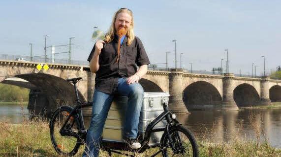 Globetrotter und Song-Poet: Stefan Johannson eröffnet die neue Saison der Reihe "Cultur im Contakt". Foto: Hagen Malessa