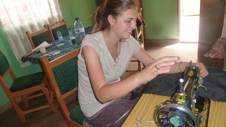 Die Nähmaschine hatte noch Fußantrieb.