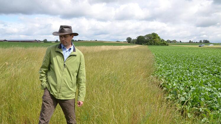 Jochen Körtge legte schon Grünstreifen an Gewässern an, als es dafür keine Förderung gab. Foto: Rainer Lutz