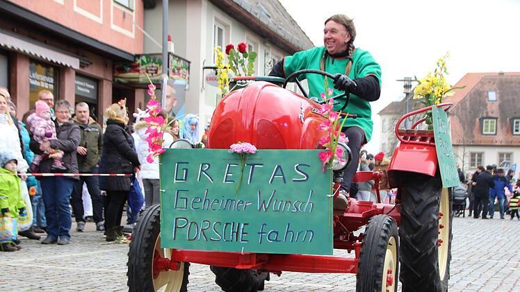 Josef Lenz auf seinem Traktor