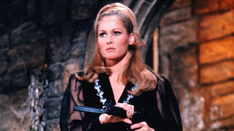 In der Kom&ouml;die "Casino Royale" (1967) spielte Ursula Andress ein weiteres Mal ein "Bond"-Girl.