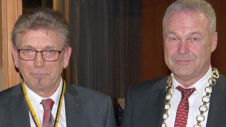 Georg Hofmann (links) bekam die Stadtmedaille in Gold.