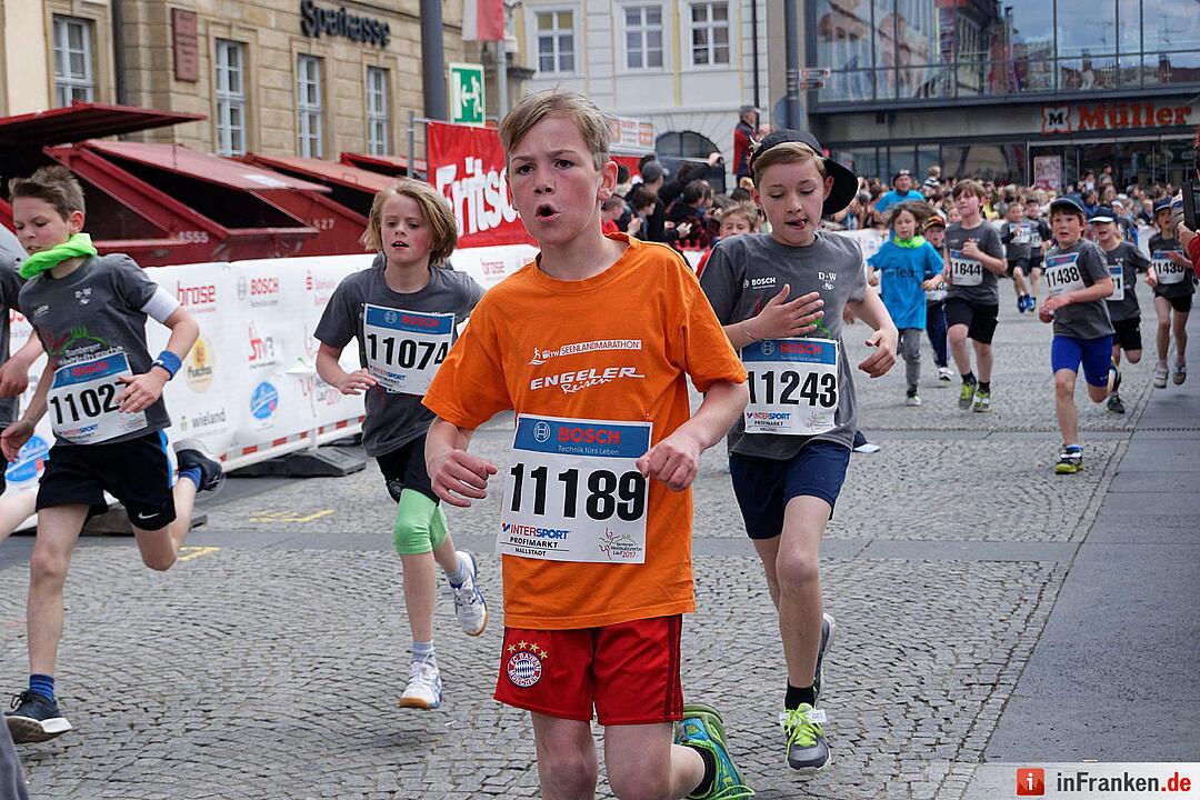Weltkulturerbelauf 2017 in Bamberg: Der Zieleinlauf am Maxplatz