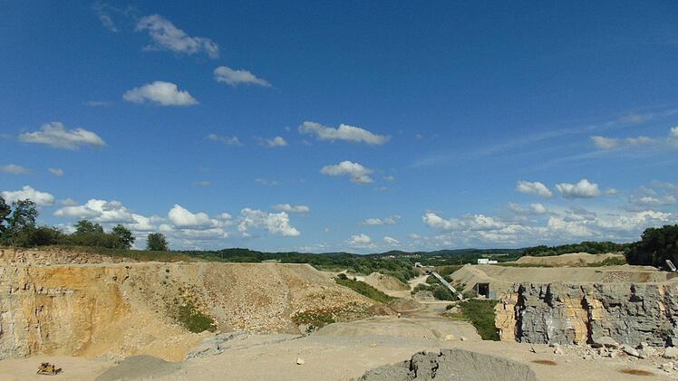 Wo die Zündlunte liegt, wird gesprengt. Foto: Petra Malbrich