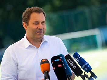 Bundesfinanzminister besucht Sportverein