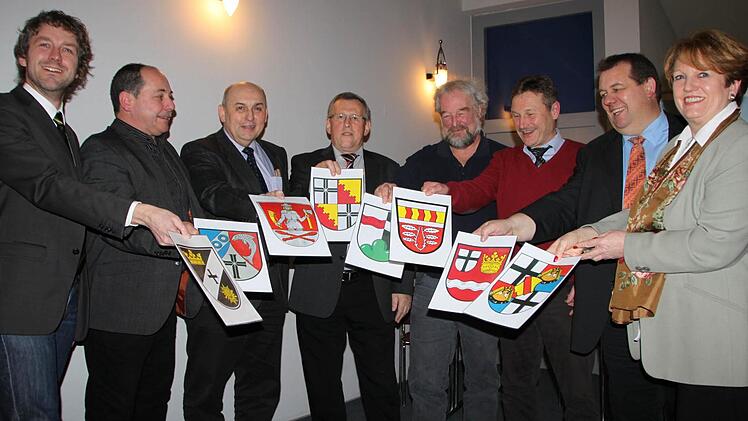 Darauf haben die Bürgermeister der acht Allianz-Kommunen lange hingearbeitet: Am Dienstag wurde das Entwicklungskonzept für die Region vorgestellt. Foto: Ulrike Müller