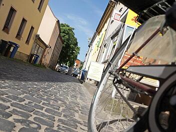 Die Josef-Schultheis-Straße soll als Zufahrt zum Viehmarkt mit dem Platz umgestaltet werden. Foto: Arkadius Guzy