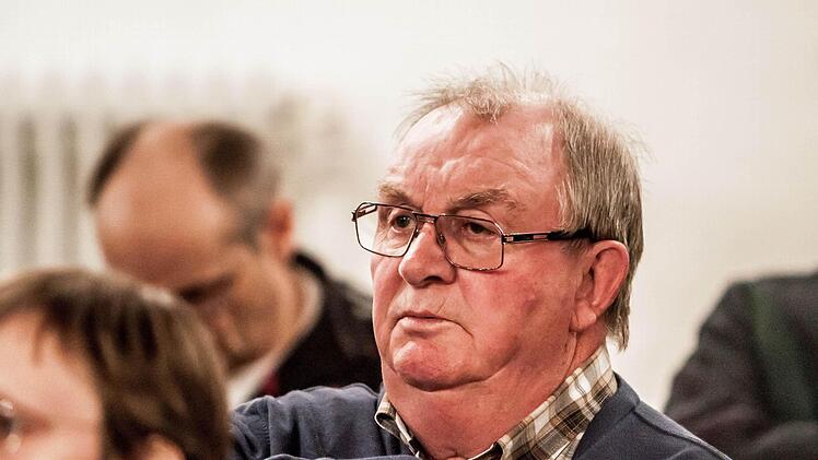 Impressionen von der Probenarbeit an Helmut Mitzenheims "Weihnachtsoratorium": Gernot Hirsch, Vorsitzender Gesangverein MönchrödenFoto: Jochen Berger