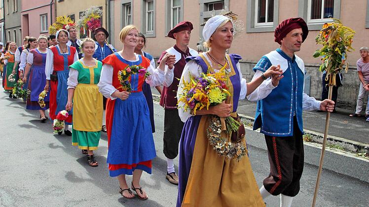 Festumzug der Heimatspiel-Teilnehmer. Foto: Dieter Britz
