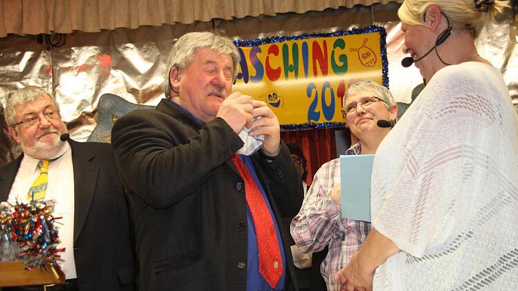 Natürlich war der 60. Geburtstag von Landrat Söllner Thema bei den Faschingsfreunden. Foto: Jürgen Gärtner