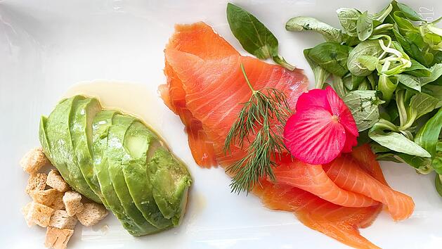 Symbolbild: Lachs, Avocado
