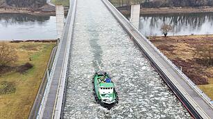 Eisbrecher auf dem Mittellandkanal