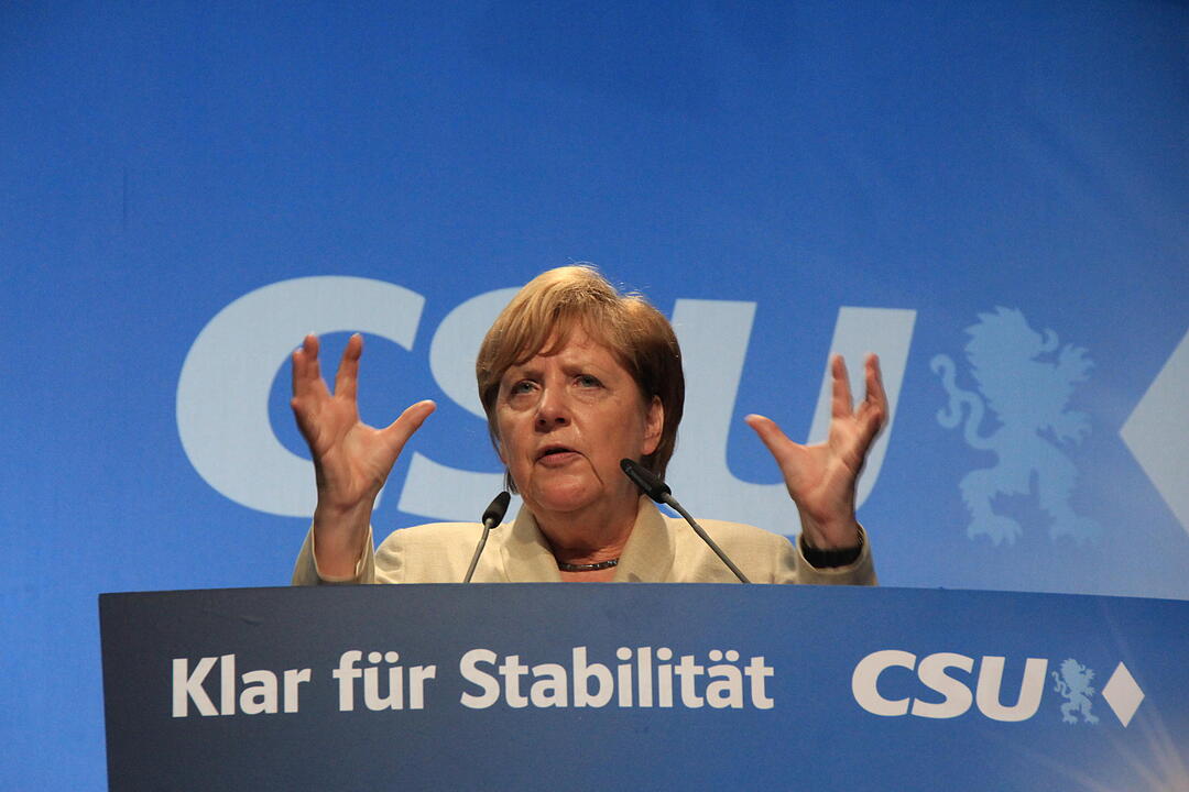 Jubel und Pfiffe für Angela Merkel in Erlangen