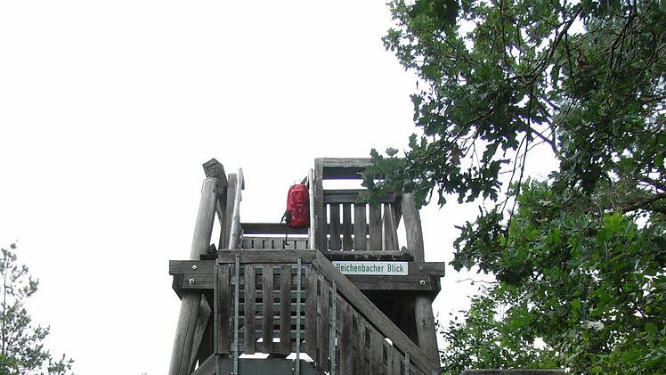 Der massive hölzerne Turm am "Reichenbacher Blick". Foto: Joachim Rübel