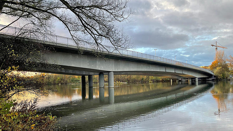 N&uuml;rnberg: Entwicklungen und Herausforderungen im Br&uuml;ckenbericht 2023 - "wichtige Lebensadern erhalten"
