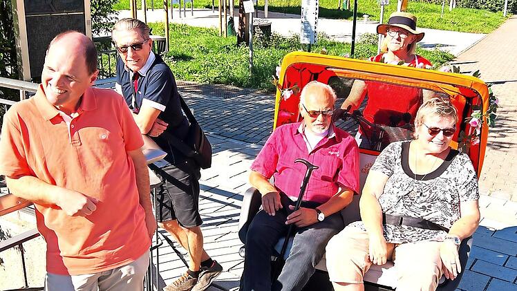 Etwas Besonderes war die Möglichkeit, mit einer Rikscha der Ebermannstadter Seniorenvertretung kostenlose Spazierfahrten durchzuführen.