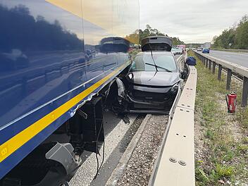 Unfall auf A73 bei Bamberg: Fahranf&auml;nger l&ouml;st verheerende Kettenreaktion aus