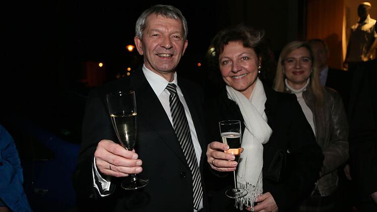 Der neue Landrat Johann Kalb (CSU) feiert, Foto: Matthias Hoch