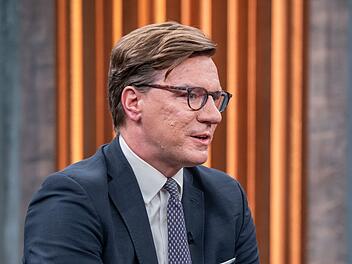 "Caren Miosga" Politikwissenschaftler Nico Lange forderte bei "Caren Miosga" eine starke Rolle Europas bei den Verhandlungen über den Frieden in der Ukraine.