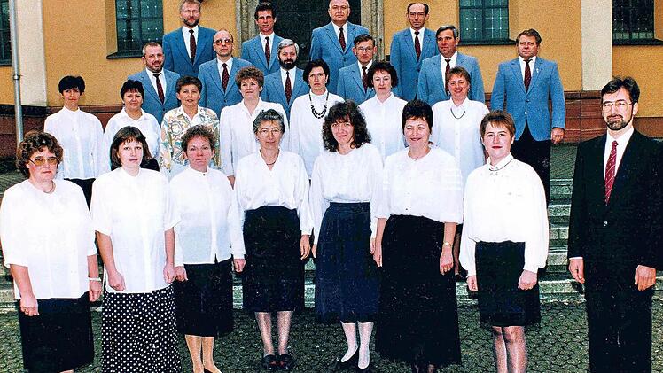 Mit 24 Mitgliedern startete der Gemischte Chor aus Riedenberg im Jahr 1991. Foto: Ludwig Reuß